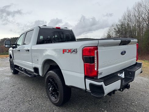 Used 2025 Ford F250 XL w/ STX Appearance Package image 5