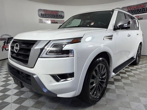 Used 2023 Nissan Armada Platinum w/ Captain's Chairs Package image 9