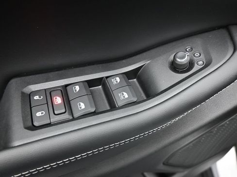 New 2025 Jeep Grand Cherokee L Limited image 13