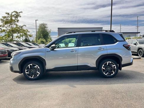 Used 2025 Subaru Forester Premium AWD/4WD image 4