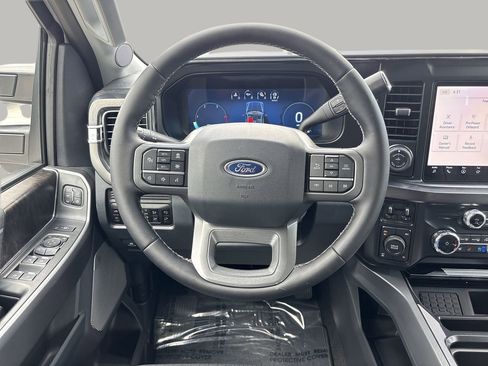 Used 2025 Ford F250 Lariat w/ Lariat Ultimate Package AWD/4WD image 13