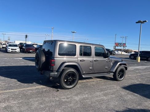 Used 2020 Jeep Wrangler Unlimited Sahara image 6
