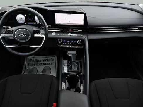 Used 2023 Hyundai Elantra SEL w/ Convenience Package FWD image 18