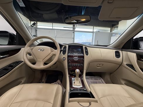 Used 2015 INFINITI QX50 Journey w/ Premium Package image 13