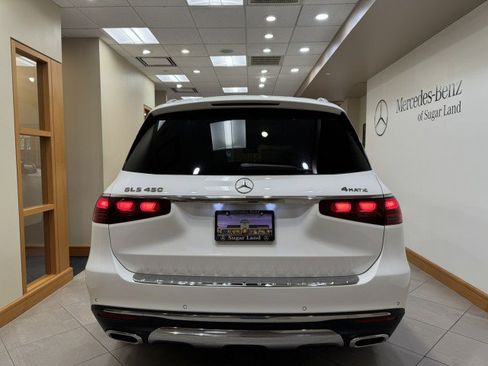 Certified 2025 Mercedes-Benz GLS 450 4MATIC image 4