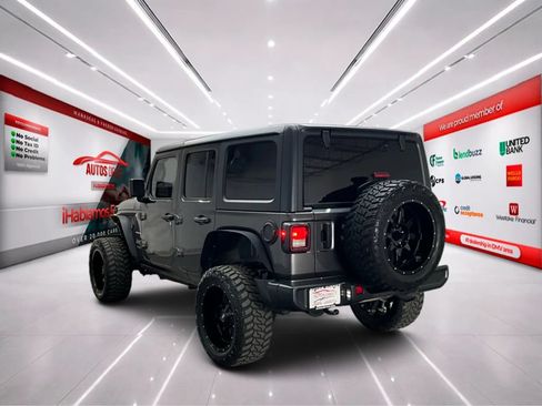 Used 2021 Jeep Wrangler Unlimited Sahara AWD/4WD image 5