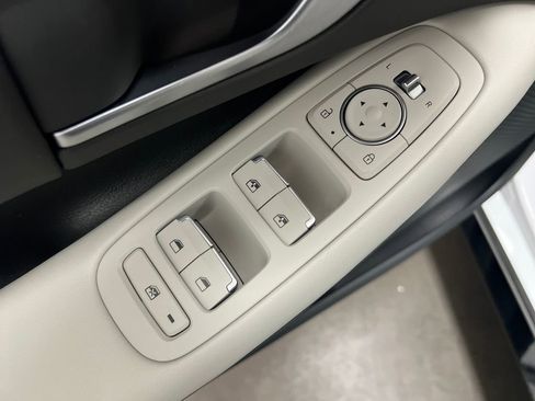Used 2025 Hyundai Sonata SEL FWD image 12