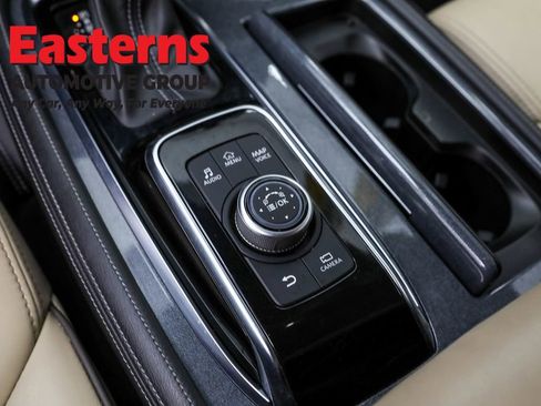 Used 2022 Nissan Armada SV w/ SV Appearance Package image 20