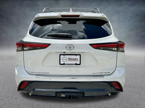 Used 2021 Toyota Highlander Limited AWD/4WD image 7