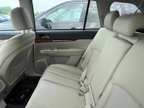 Used 2011 Subaru Outback 3.6R Limited w/ PWR Moonroof Pkg AWD/4WD image 9