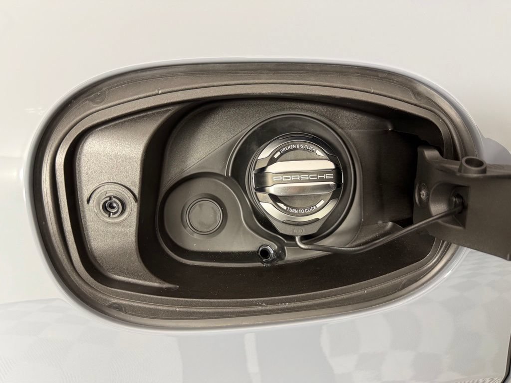 Used 2026 Porsche Cayenne S AWD/4WD image 46