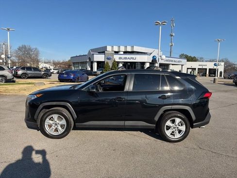 Used 2019 Toyota RAV4 XLE image 4