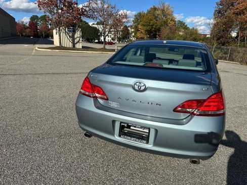 Used 2010 Toyota Avalon XLS image 37