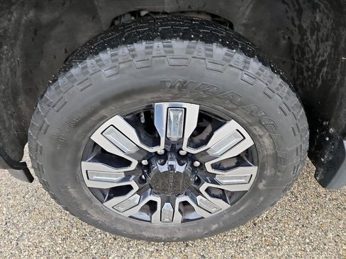 Used 2024 GMC Sierra 2500 Denali w/ Denali Reserve Package AWD/4WD image 34