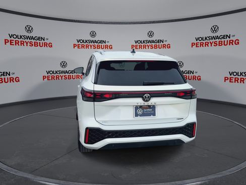 Certified 2025 Volkswagen Tiguan SEL R-Line image 7