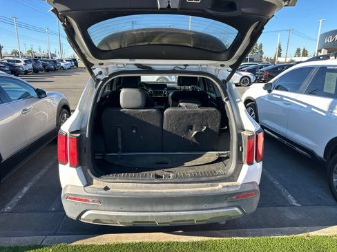 Certified 2022 Kia Sorento SX Prestige AWD/4WD image 8