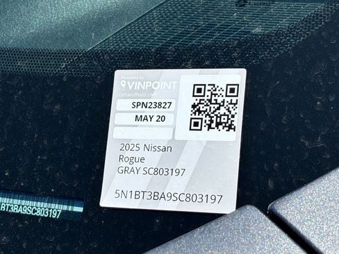 Used 2025 Nissan Rogue SV FWD image 31