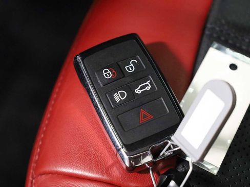 Used 2022 Land Rover Range Rover Sport HST image 41