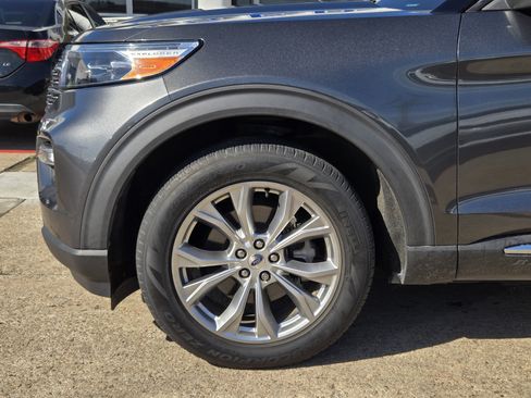 Certified 2020 Ford Explorer XLT w/ Equipment Group 202A image 5