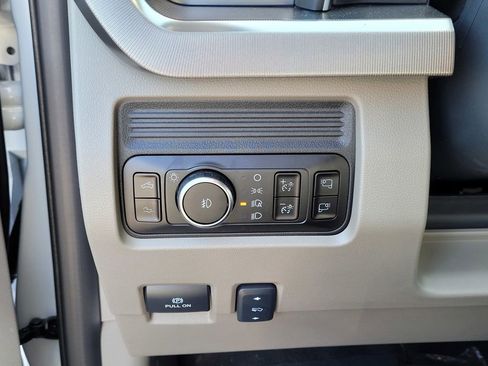 New 2025 Ford F350 Platinum w/ Platinum Plus Package image 39