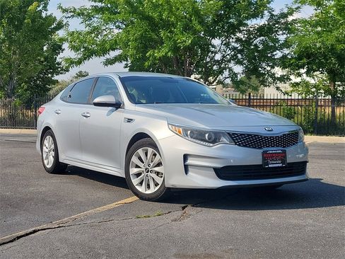Used 2016 Kia Optima EX image 2