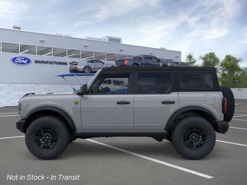 New 2026 Ford Bronco Badlands image 3