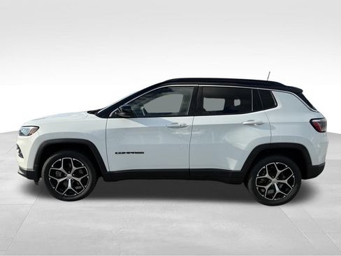 Used 2024 Jeep Compass Limited AWD/4WD image 2