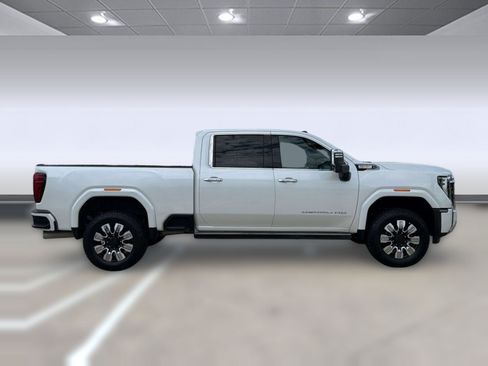 Used 2025 GMC Sierra 2500 Denali w/ Denali Reserve Package AWD/4WD image 8