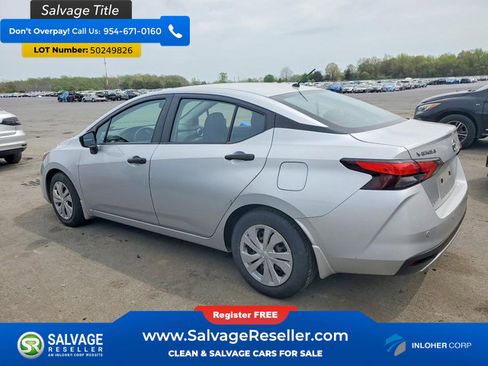Used 2021 Nissan Versa S FWD image 3