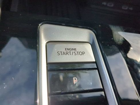 New 2026 Volkswagen Atlas SE image 32