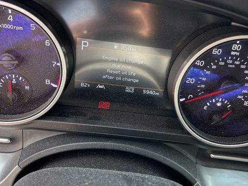 Used 2023 Kia Carnival LX FWD image 6