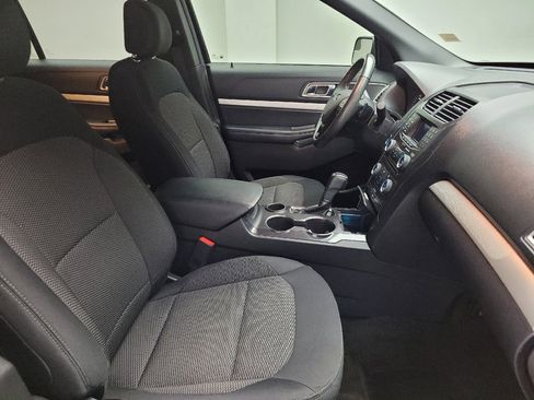 Used 2017 Ford Explorer XLT FWD image 21