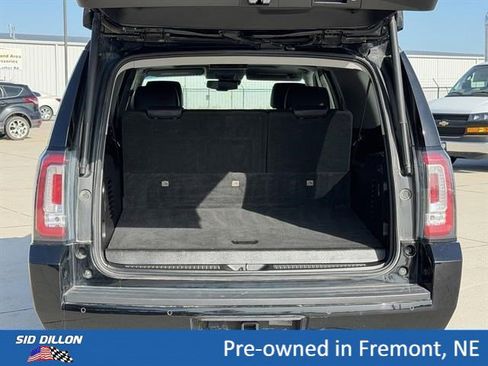 Used 2018 GMC Yukon XL SLT w/ Premium Edition AWD/4WD image 5
