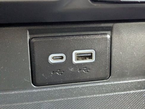 Used 2022 Chevrolet Tahoe Z71 image 22