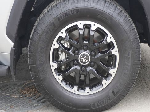 Used 2024 Toyota Sequoia SR5 w/ SR5 Premium Package AWD/4WD image 5