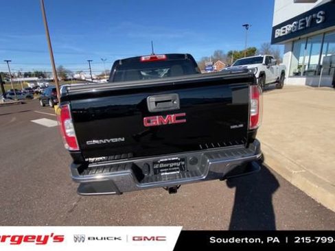 Used 2015 GMC Canyon SLE w/ SLE Convenience Package image 9