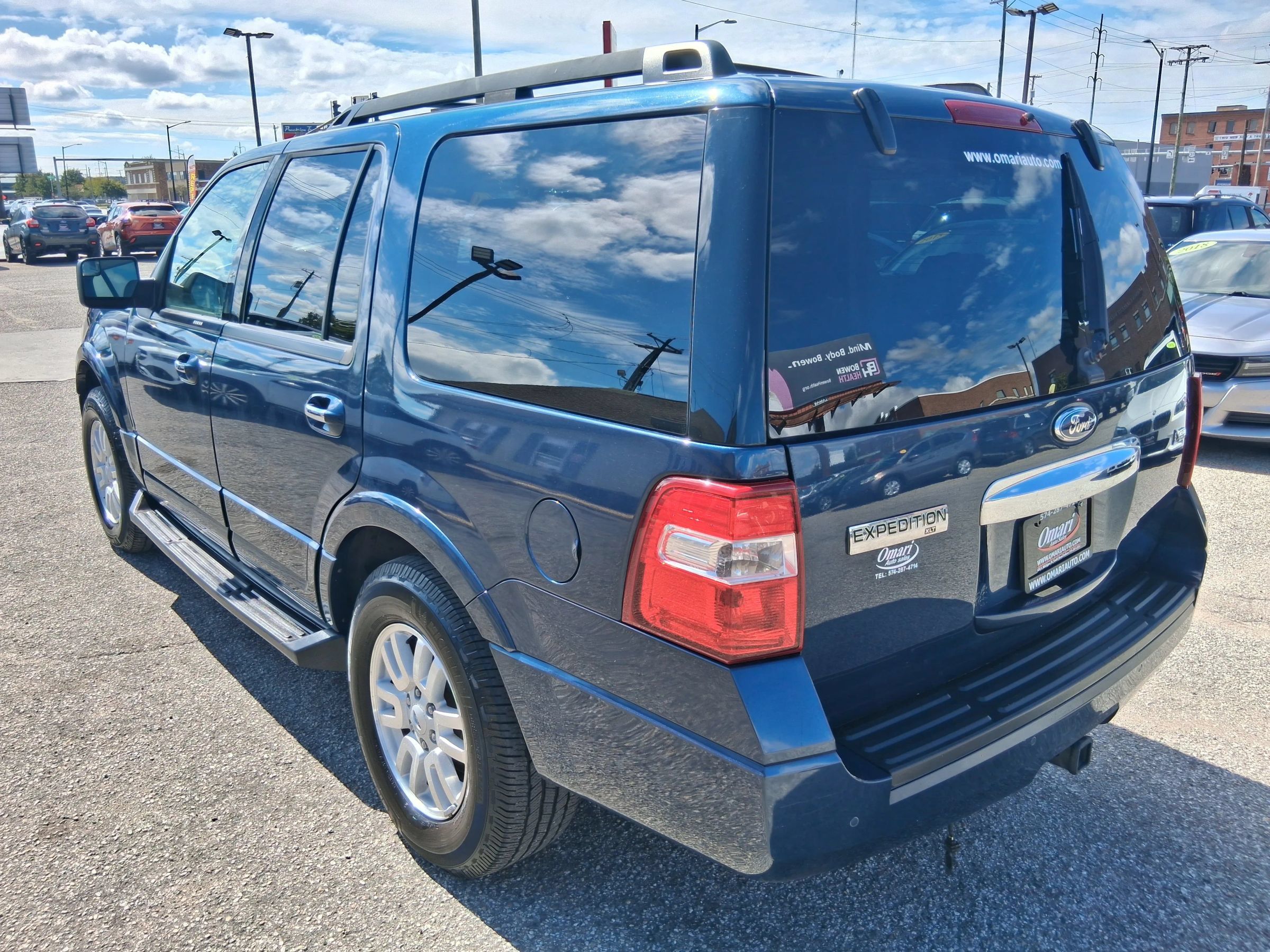 Used 2014 Ford Expedition XLT w/ Leather Seating Package AWD/4WD image 4