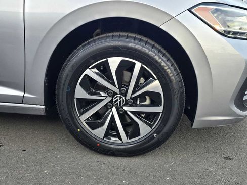 Used 2024 Volkswagen Jetta S image 9