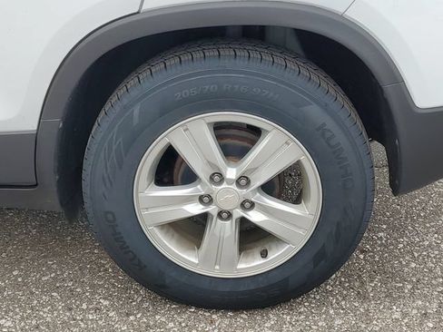 Used 2020 Chevrolet Trax LT w/ Driver Confidence Package FWD image 29