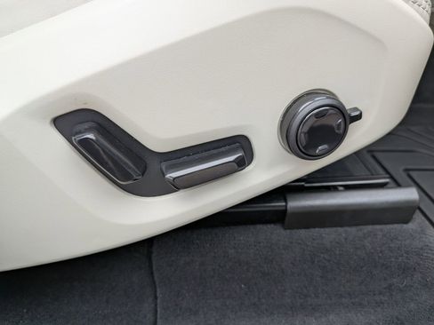 Used 2023 Volvo XC60 B5 Ultimate w/ Climate Package image 39