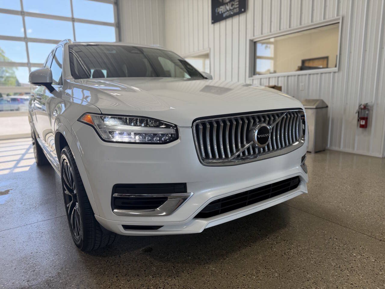 Used 2023 Volvo XC90 T8 Core AWD/4WD image 33