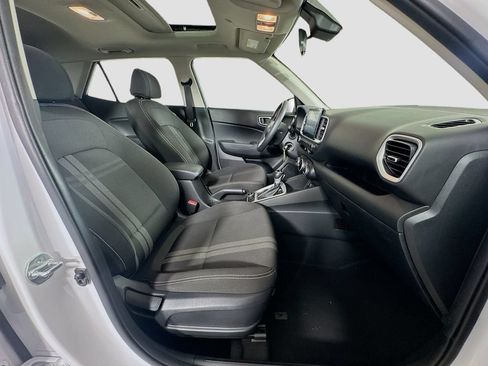Used 2023 Hyundai Venue SEL w/ Cargo Package FWD image 30