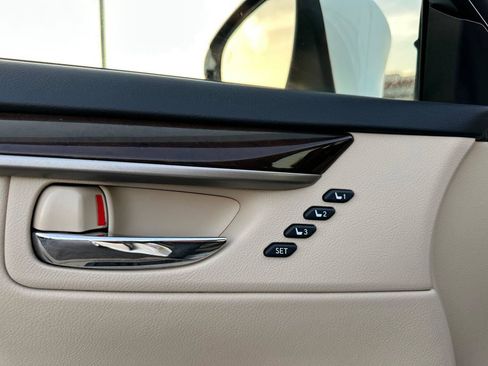 Used 2013 Lexus ES 350 w/ Luxury Pkg FWD image 48