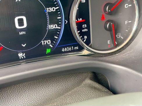Used 2023 GMC Acadia Denali w/ Denali Technology Package FWD image 13