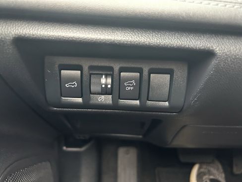 Used 2020 Subaru Outback Limited image 18