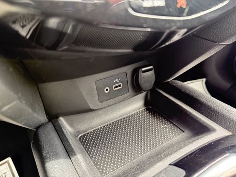 Used 2018 Nissan Rogue S image 27