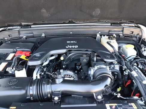 Used 2021 Jeep Wrangler Unlimited Sport image 18