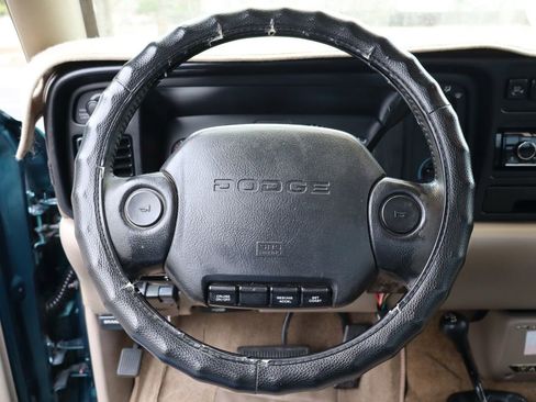 Used 1996 Dodge Ram 2500 Truck ST image 18