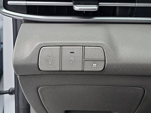 Used 2024 Hyundai Elantra SE image 24