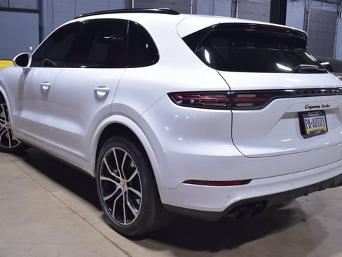 Used 2023 Porsche Cayenne Turbo w/ Premium Package Plus image 8